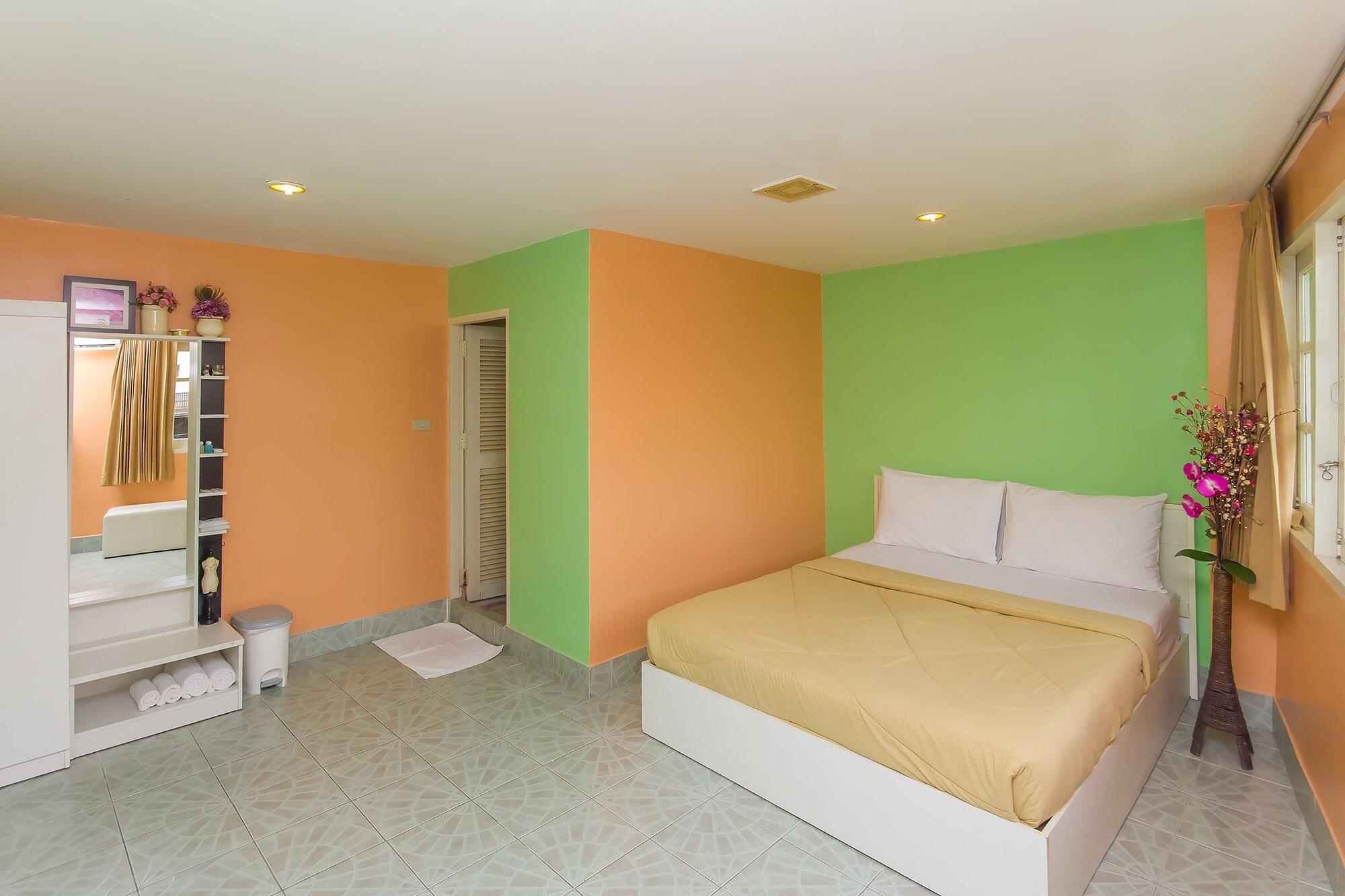 Aree'S House Hotel Hua Hin Bagian luar foto