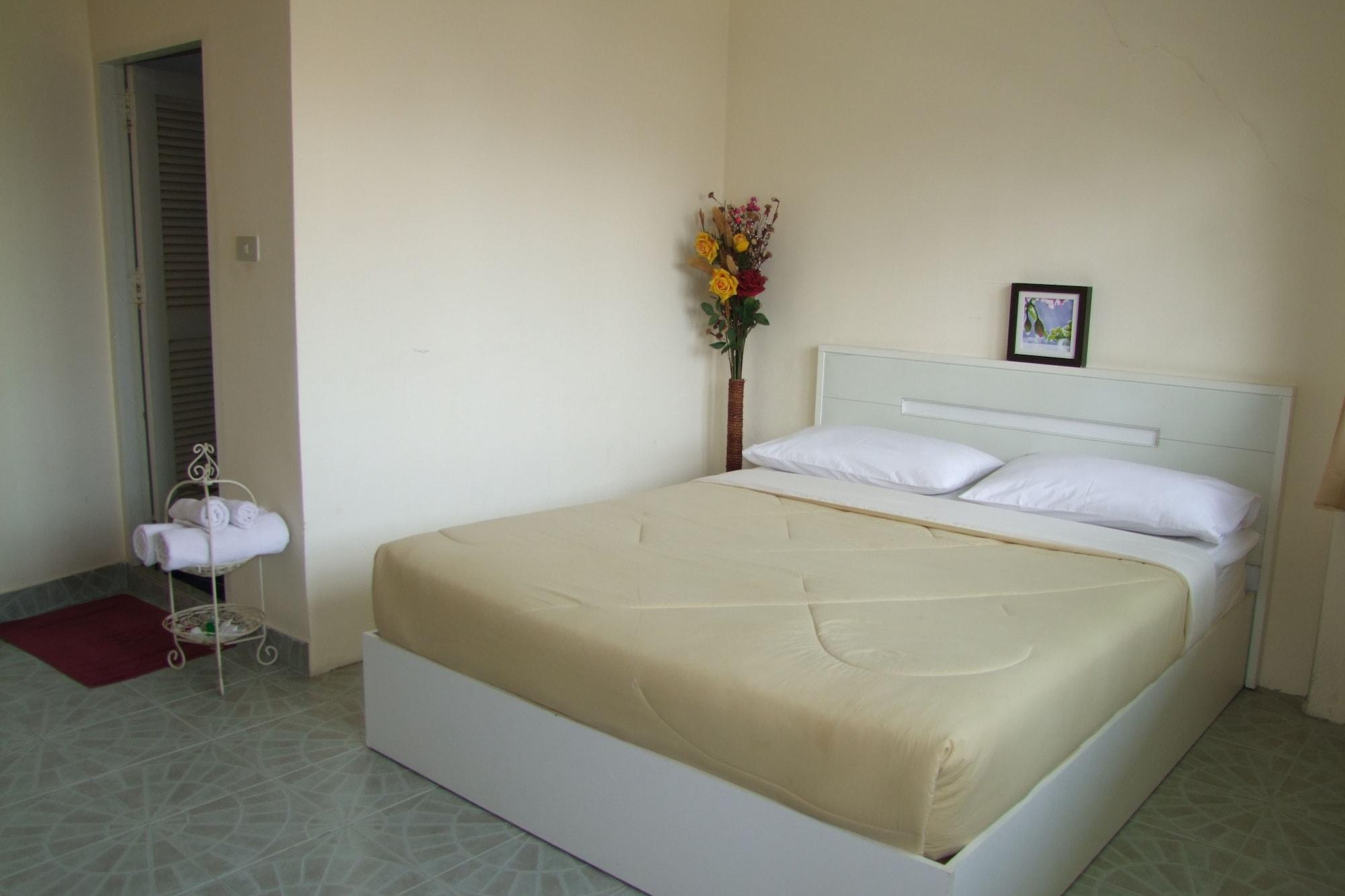 Aree'S House Hotel Hua Hin Bagian luar foto