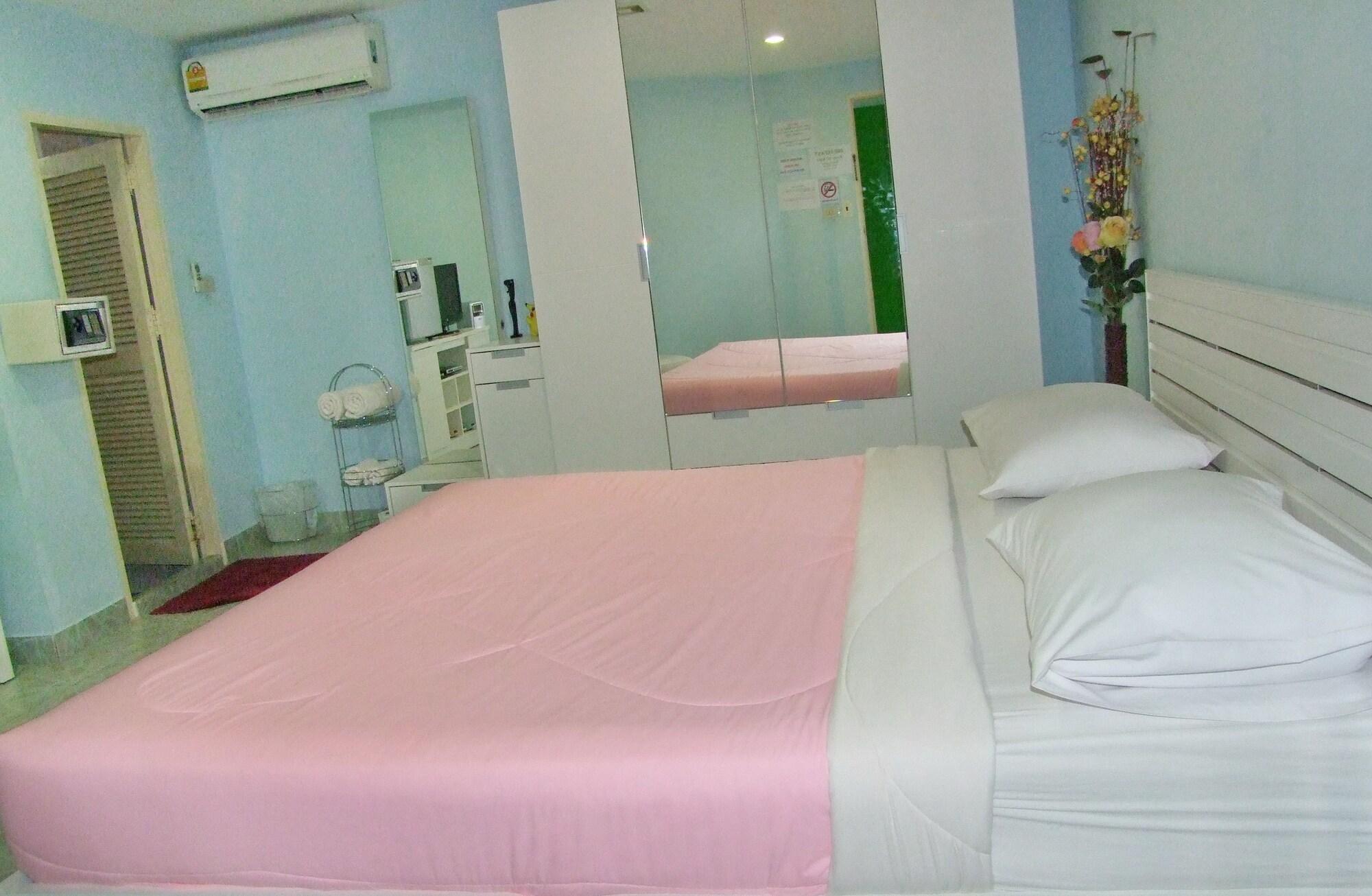 Aree'S House Hotel Hua Hin Bagian luar foto