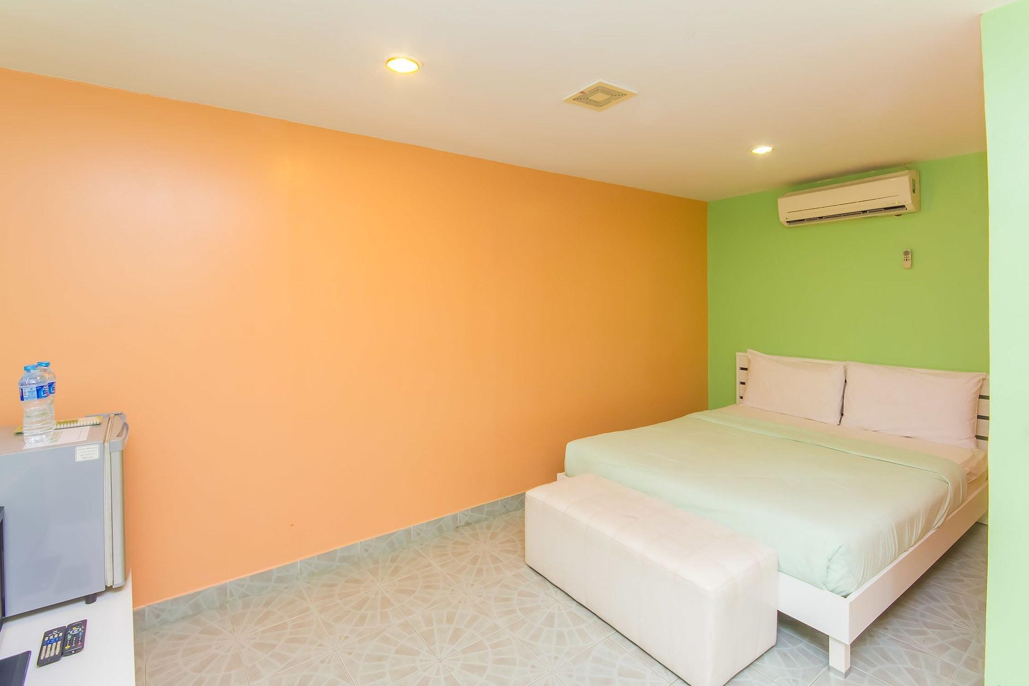 Aree'S House Hotel Hua Hin Bagian luar foto